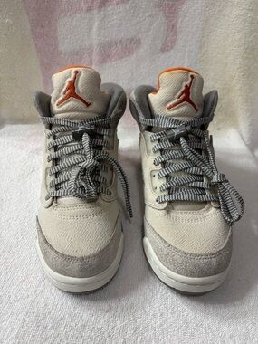 Jordan 5 Retro SE
Craft Light Orewood Brown (GS) Youth Sz 3.5 / Women’s Sz 5